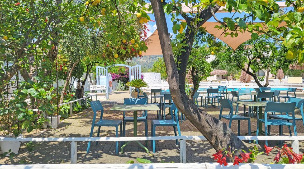 Hotel Residence Torre Del Porto Mattinata Ngoại thất bức ảnh