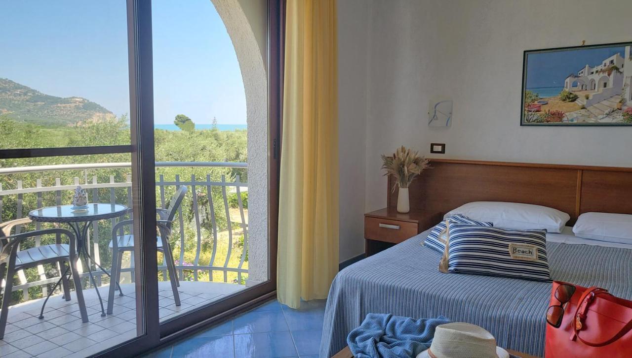Hotel Residence Torre Del Porto Mattinata Ngoại thất bức ảnh