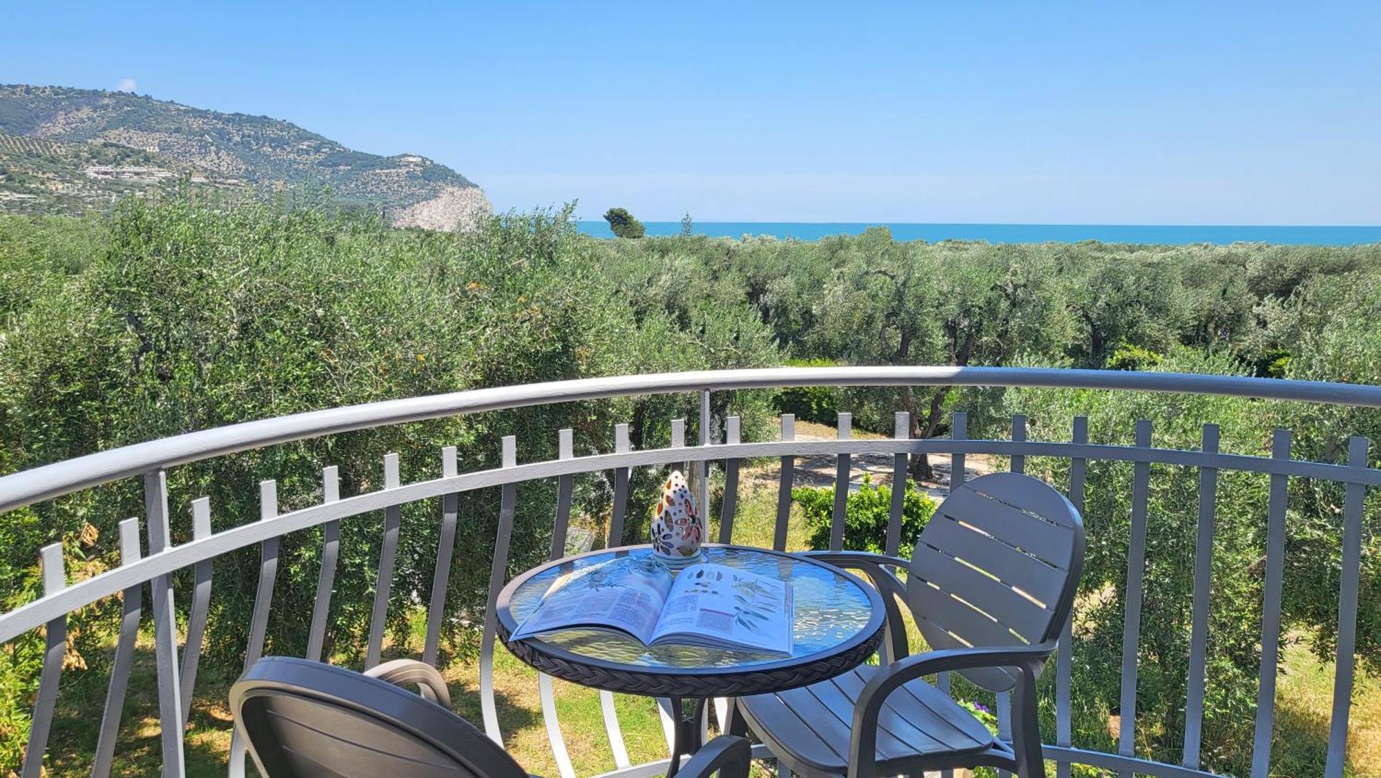 Hotel Residence Torre Del Porto Mattinata Ngoại thất bức ảnh