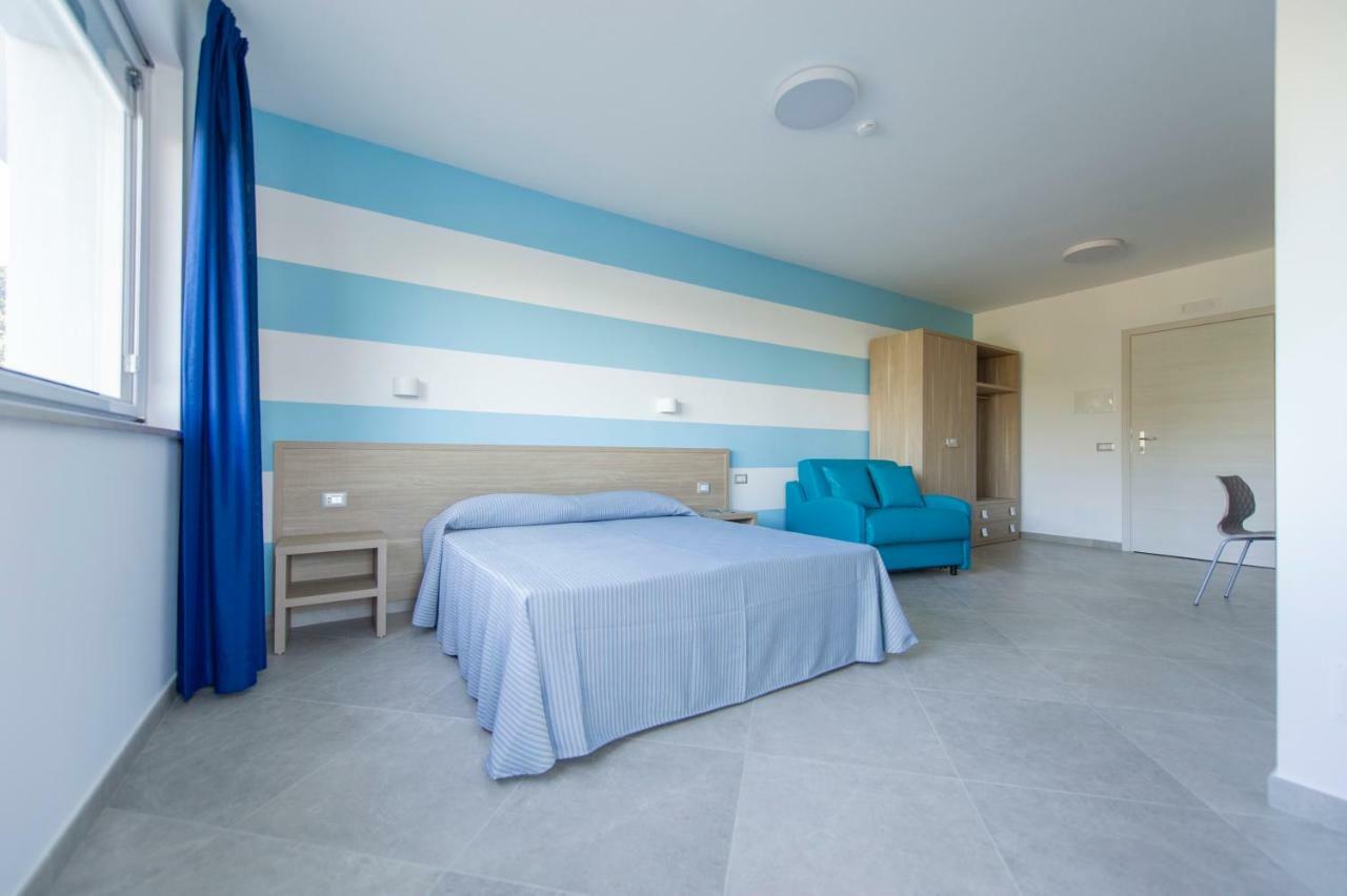 Hotel Residence Torre Del Porto Mattinata Ngoại thất bức ảnh